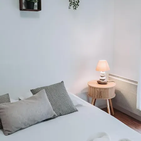 Cosy Metro A 2 Min Acces Rapide A Lyon 아파트